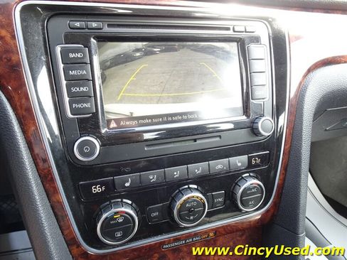 Used 2013 Volkswagen Passat 3.6 SEL Premium FWD image 18