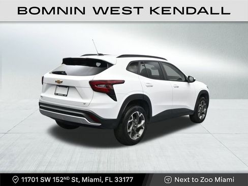 Used 2025 Chevrolet Trax LT image 5