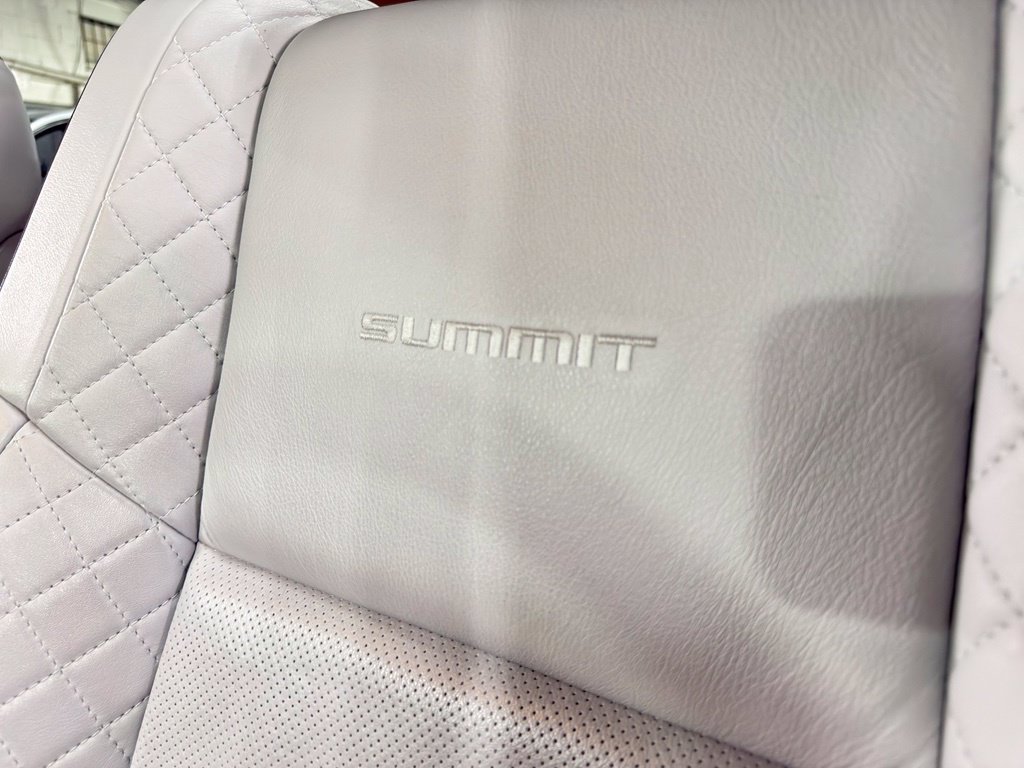 Used 2021 Jeep Grand Cherokee Summit AWD/4WD image 28
