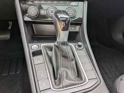 Certified 2024 Volkswagen Jetta SEL FWD image 30