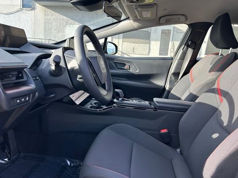 New 2026 Toyota Prius Plug-In Hybrid FWD image 10