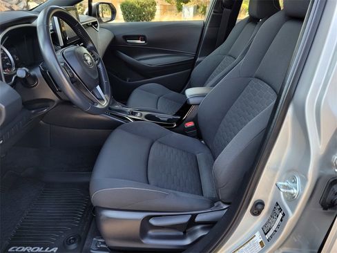 Used 2022 Toyota Corolla SE image 16