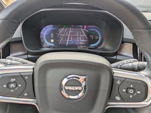 Used 2023 Volvo XC40 Recharge Ultimate image 15