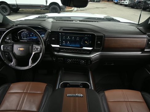 Used 2024 Chevrolet Silverado 2500 High Country w/ High Country Premium Package AWD/4WD image 48