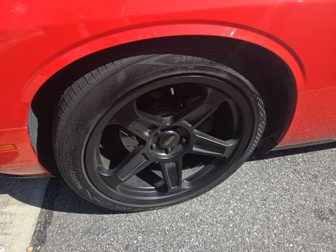 Used 2018 Dodge Challenger SXT RWD image 17