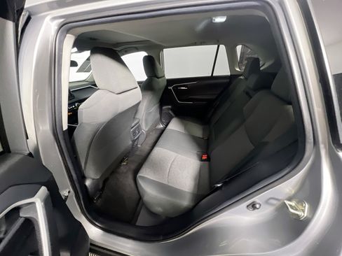 Used 2020 Toyota RAV4 XLE w/ Convenience Package FWD image 29