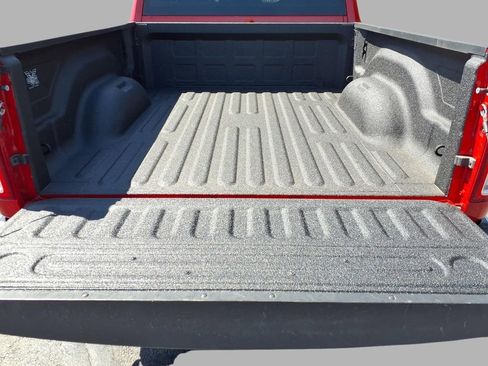 Used 2024 RAM 2500 Big Horn AWD/4WD image 25