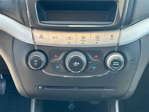 Used 2017 Dodge Journey SE image 20