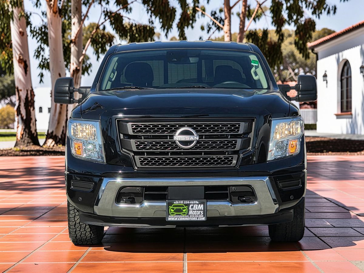 Used 2023 Nissan Titan SV w/ SV Convenience Package RWD image 4