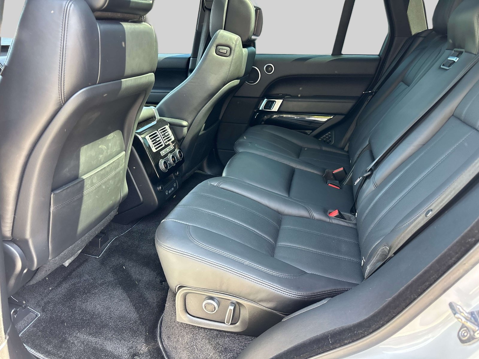 Used 2017 Land Rover Range Rover Supercharged AWD/4WD image 10