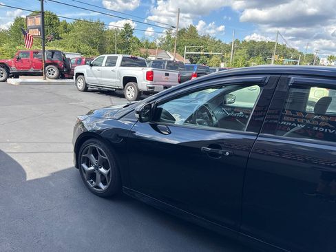 Used 2018 Ford Focus ST FWD image 4