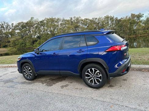 Certified 2023 Toyota Corolla Cross SE image 3