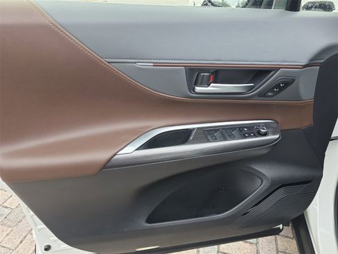 Certified 2021 Toyota Venza XLE w/ Softex Package image 27