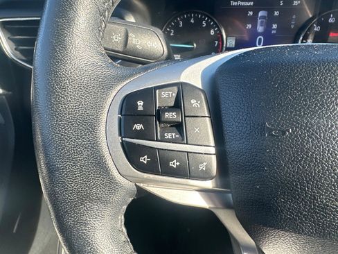 Used 2022 Ford Explorer XLT w/ Equipment Group 202A image 21