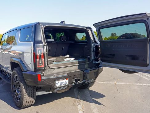 Used 2025 GMC Hummer EV 2X w/ LPO, Cargo Utility Package image 16