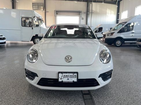 Used 2017 Volkswagen Beetle 1.8T S FWD image 2