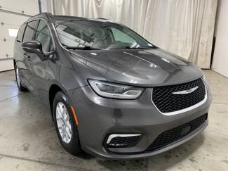Used 2022 Chrysler Pacifica Touring-L FWD video 2