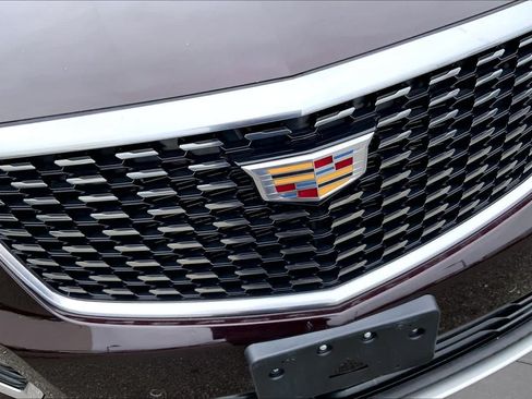 Used 2020 Cadillac XT5 Premium Luxury w/ LPO, Floor Liner Package AWD/4WD image 32