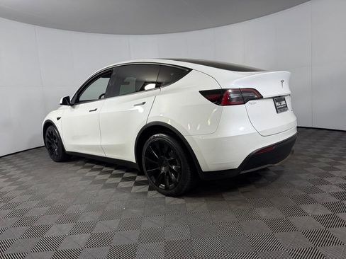 Used 2022 Tesla Model Y Long Range AWD/4WD image 8