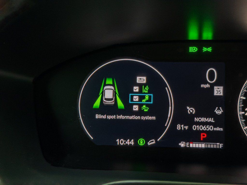 Used 2025 Honda HR-V Sport image 40