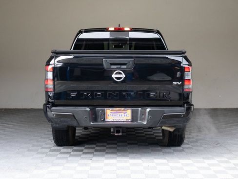 Used 2024 Nissan Frontier SV w/ SV Convenience Package RWD image 11