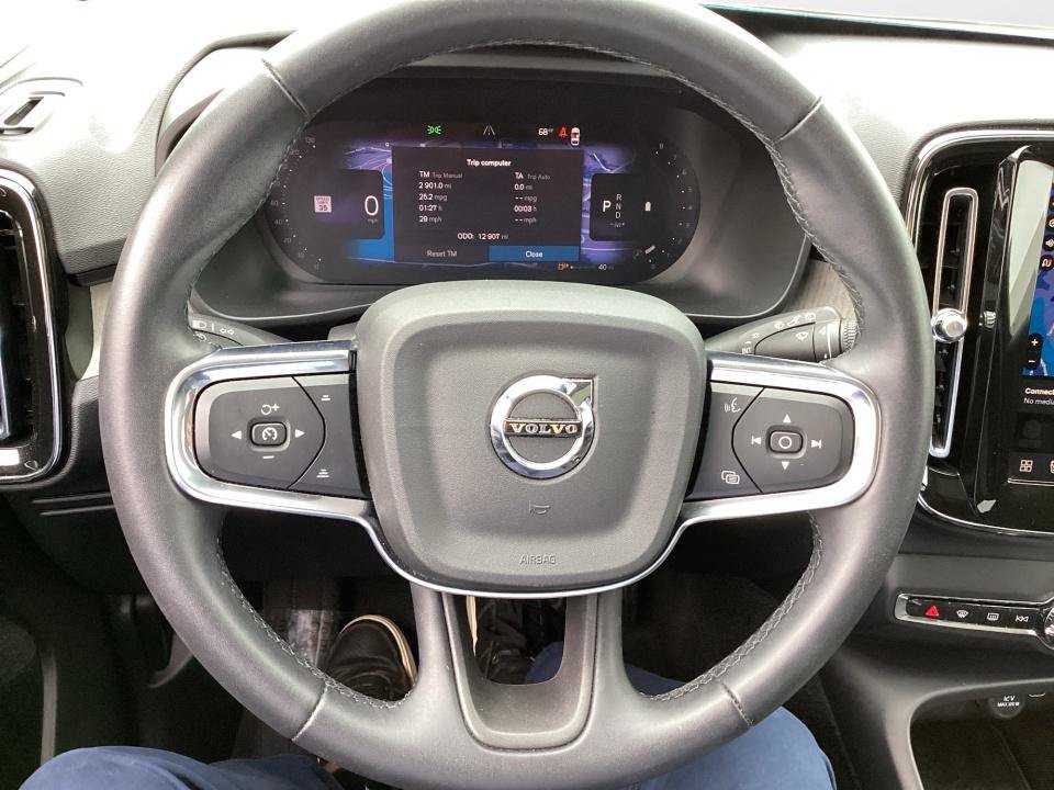 Certified 2024 Volvo XC40 B5 Plus AWD/4WD image 13