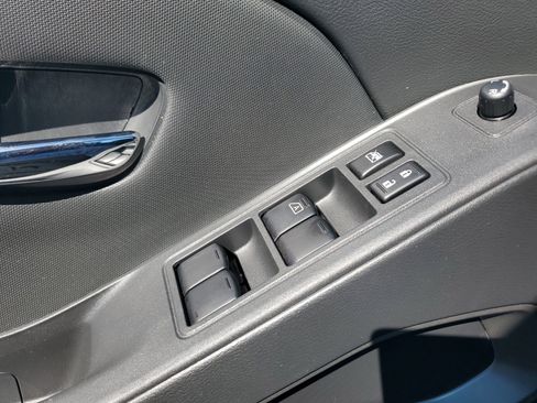 Used 2024 Nissan Frontier SV image 26