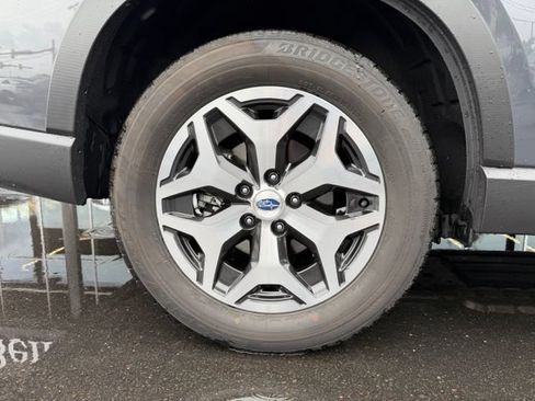 Used 2023 Subaru Forester Premium AWD/4WD image 11