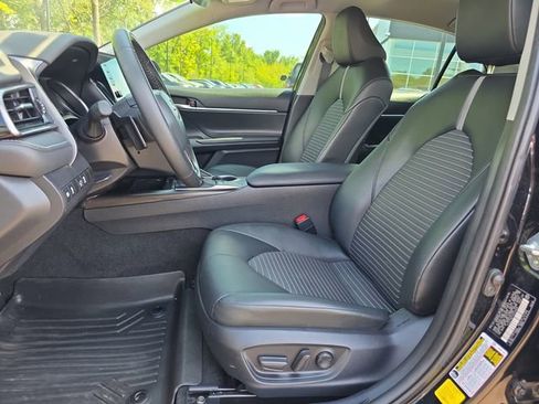 Used 2023 Toyota Camry SE FWD image 10