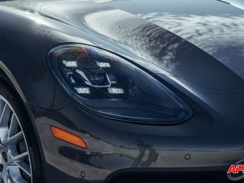 Used 2018 Porsche Panamera 4S image 45