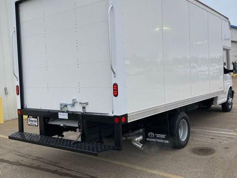 New 2025 Chevrolet Express 4500 4500 Series w/ Power Convenience Package image 2