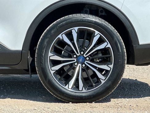 Used 2022 Ford Escape SE w/ SE Sport Appearance Package image 29