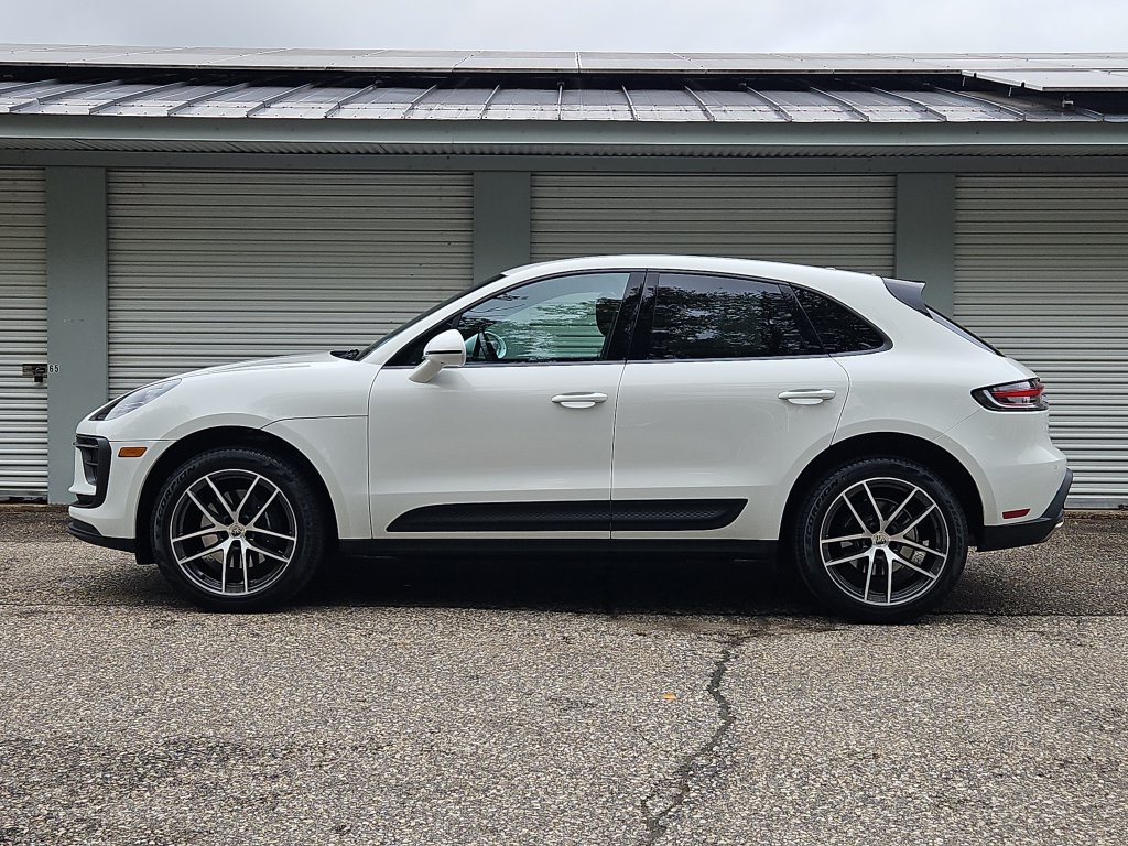 Certified 2026 Porsche Macan AWD/4WD image 2