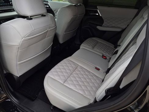 Used 2024 Mitsubishi Outlander SEL FWD image 15