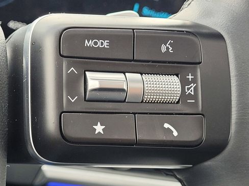 Used 2025 Hyundai Santa Fe Limited image 30