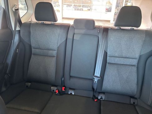 Used 2025 Nissan Rogue SV image 40