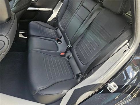 Used 2026 Mercedes-Benz GLC 300 image 17