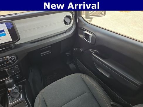 Used 2024 Jeep Gladiator Sport image 12