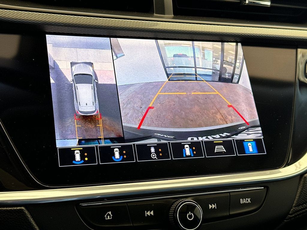 Used 2021 Buick Encore GX Select w/ Advanced Technology Package FWD image 22