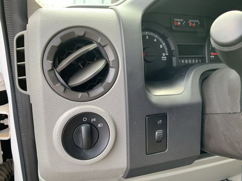 Used 2010 Ford E-450 and Econoline 450 Super Duty RWD image 16