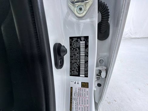 Certified 2022 Toyota Prius XLE w/ Advanced Technology Package AWD/4WD image 16