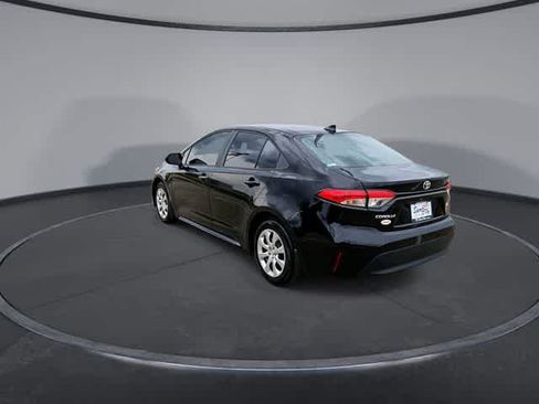 Used 2026 Toyota Corolla LE FWD image 6