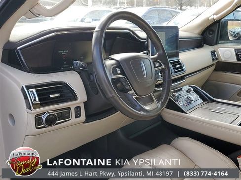 Used 2019 Lincoln Navigator Reserve image 10