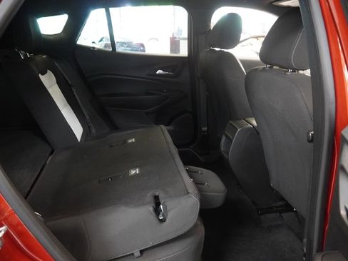 Used 2024 Chevrolet Trax RS FWD image 30