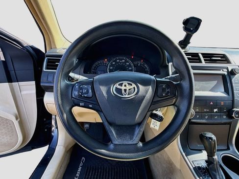 Used 2015 Toyota Camry LE FWD image 14