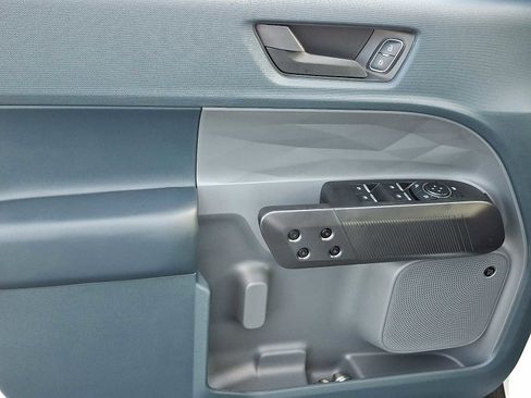 New 2025 Ford Maverick Lariat w/ Black Appearance Package image 10