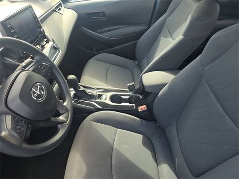 Used 2022 Toyota Corolla LE image 14