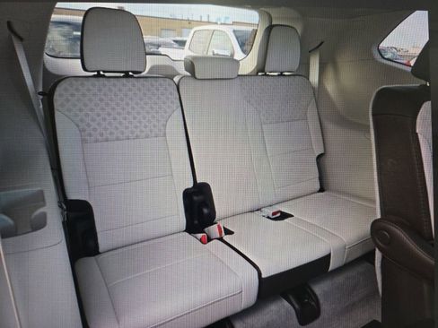 Used 2024 GMC Acadia Denali image 12