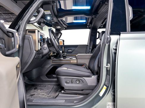 Used 2024 GMC Hummer EV 3X AWD/4WD image 6