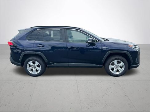 Used 2020 Toyota RAV4 XLE AWD/4WD image 6